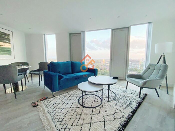 2 Bedroom Flat To Rent In Silvercroft Street, Manchester, M15