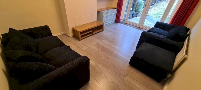 4 Bedroom Semi-Detached House To Rent In Morrell Avenue, Oxford, OX4