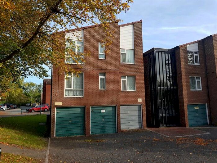 2 Bedroom Flat To Rent In Downton Court, Hollinswood, Telford, Shropshire TF3