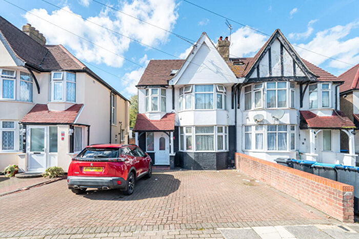 9 Bedroom Semi Detached House To Rent In Ballogie Avenue, , Neasden, London, NW10