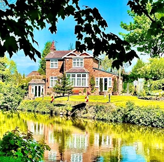 2 Bedroom Detached House For Sale In Southport Road, Lydiate, L31