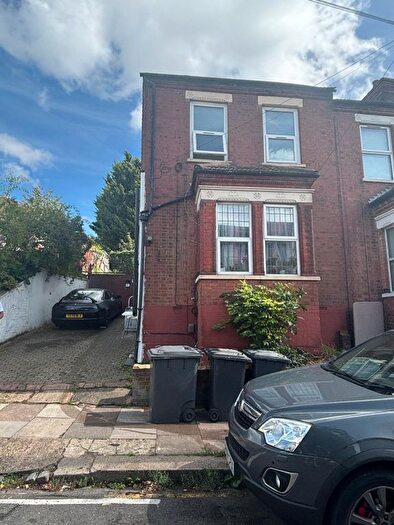 2 Bedroom Flat To Rent In Talbot Road, Luton, LU2