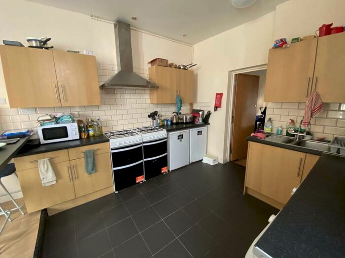 8 Bedroom House To Rent In Pentyrch Street, CF24