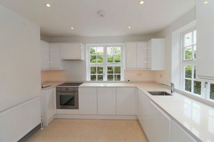 3 Bedroom Semi-Detached House To Rent In Brookland Rise, Finchley, London, NW11
