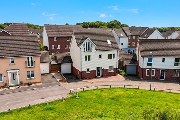 6 Bedroom Detached House For Sale In Coronach Close, Queens Hill, Norwich, NR8