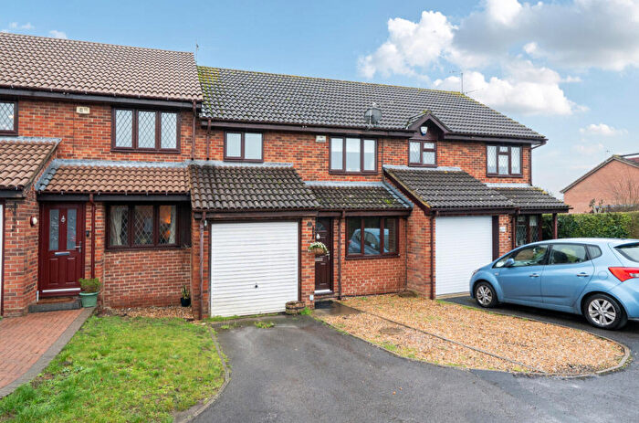3 Bedroom Terraced House For Sale In Hanbury Drive, Calcot, Reading, RG31