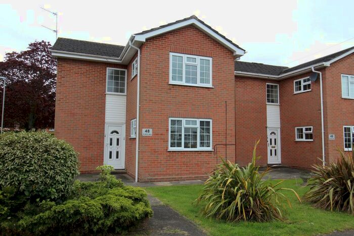 2 Bedroom Flat To Rent In Endfield Road, Christchurch, BH23