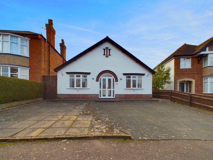 2 Bedroom Bungalow To Rent In Wallace Road, Loughborough, LE11