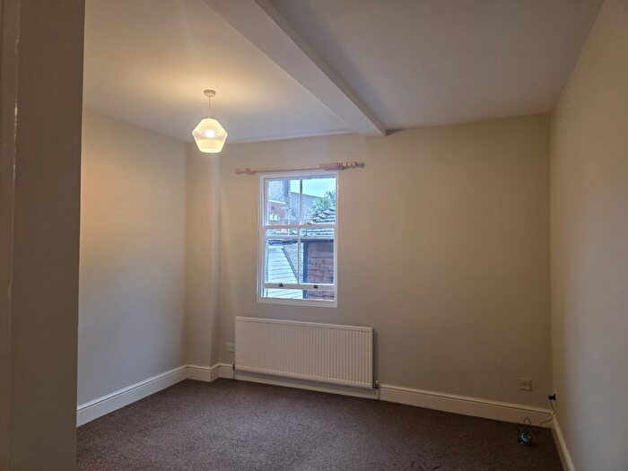 2 Bedroom Flat To Rent In Mockford Alley, Tenterden, TN30