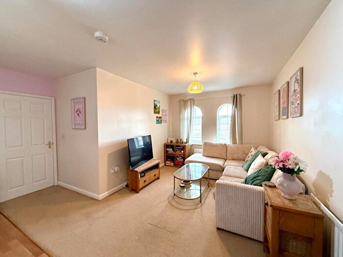 2 Bedroom Apartment For Sale In Alicia Close, Taw Hill, Swindon, SN25