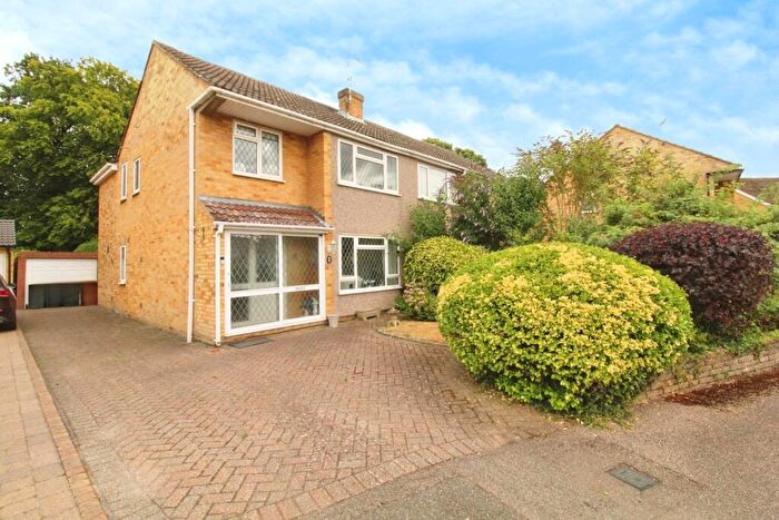 3 Bedroom Semi-Detached House For Sale In Desborough Close, Bengeo, SG14