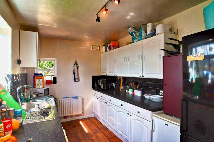 5 Bedroom Detached House To Rent In Hillside, Brighton, BN2