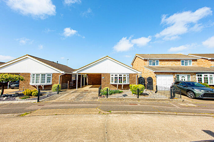 3 Bedroom Detached Bungalow For Sale In Aylesbeare, Southend-on-sea, SS3