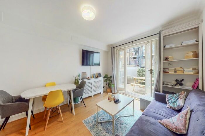 1 Bedroom Apartment To Rent In Farringdon Road, Clerkenwell, EC1R