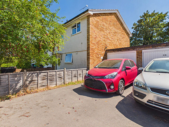 3 Bedroom End Of Terrace House For Sale In Bruce Road, Woodley, Reading, Berkshire, RG5