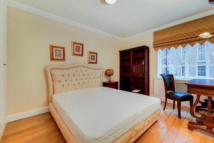 2 Bedroom Flat To Rent In Seymour Street, Marylebone, London, W1H