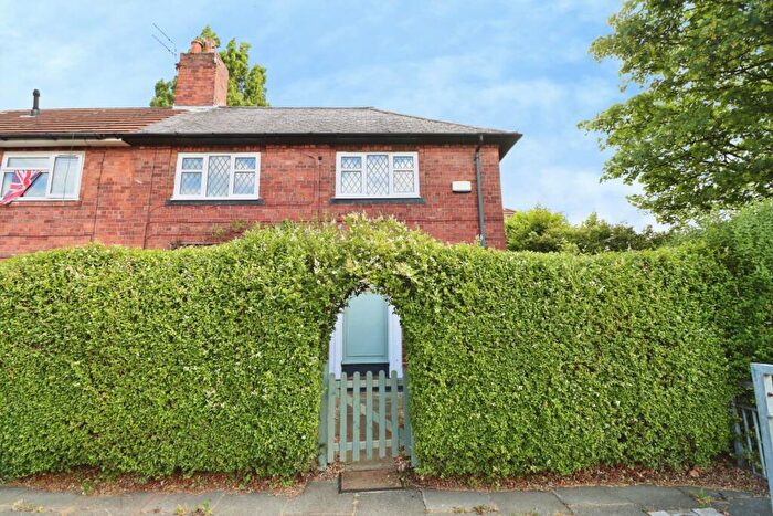3 Bedroom Semi-Detached House To Rent In Beaconsfield Road, New Ferry, CH62
