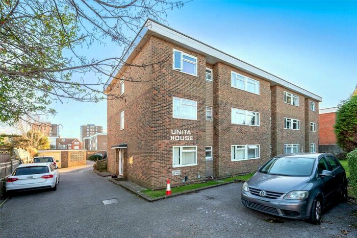 2 Bedroom Flat To Rent In Rowlands Road, West Worthing, West Sussex, BN11