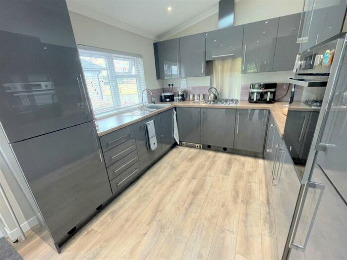 2 Bedroom Park Home For Sale In Bucklesham Heath, Bucklesham, IP10