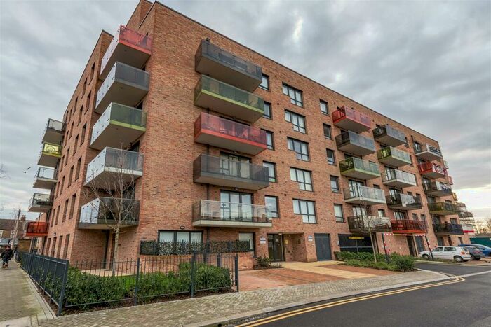 1 Bedroom Apartment To Rent In Marlowe Road, Walthamstow, E17