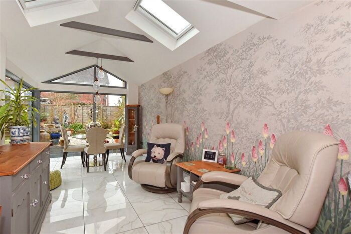 4 Bedroom Detached House For Sale In Posthorses, Ashington, West Sussex, RH20