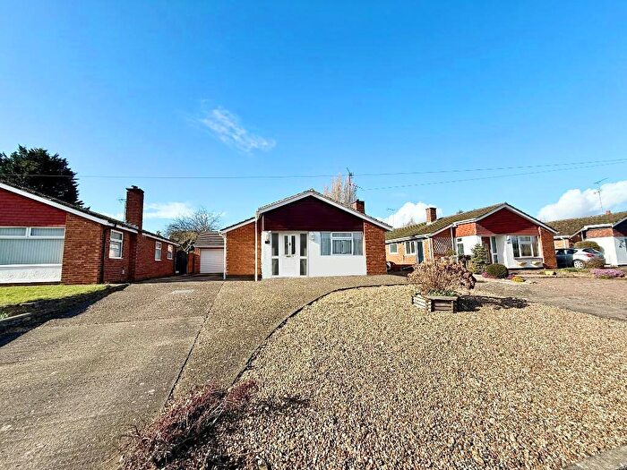 3 Bedroom Detached Bungalow For Sale In Icknield Way, Icknield, Luton, Bedfordshire, LU3