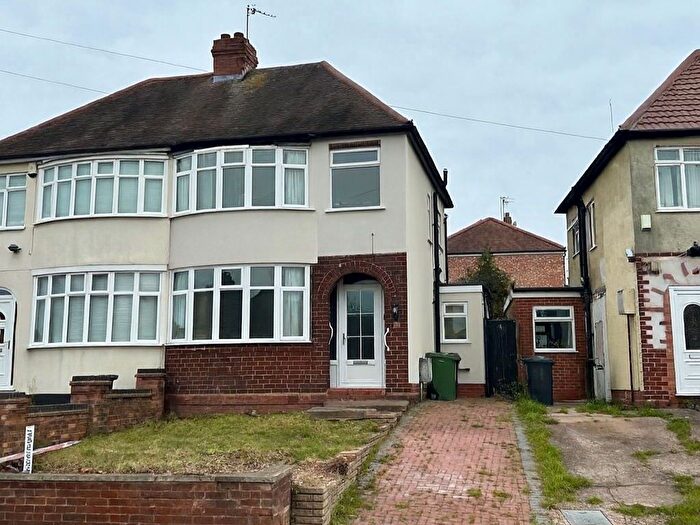 3 Bedroom Semi-Detached House For Sale In Lynton Avenue, Wolverhampton, WV6