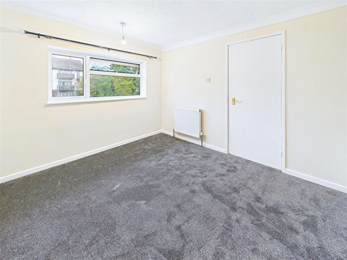 3 Bedroom End Of Terrace House For Sale In Long Riding, Basildon, SS14