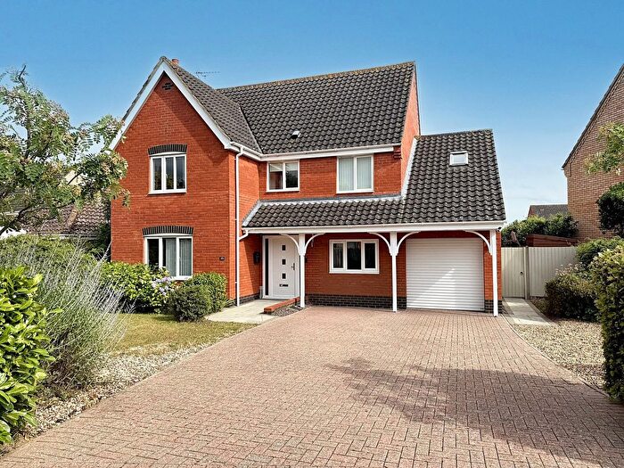 5 Bedroom Detached House For Sale In Luscombe Way, Rackheath, NR13
