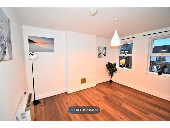 2 Bedroom Flat To Rent In Buxton Road, Stockport, SK2