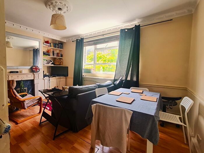 3 Bedroom Flat To Rent In Dancer Road, Parsons Green, SW6
