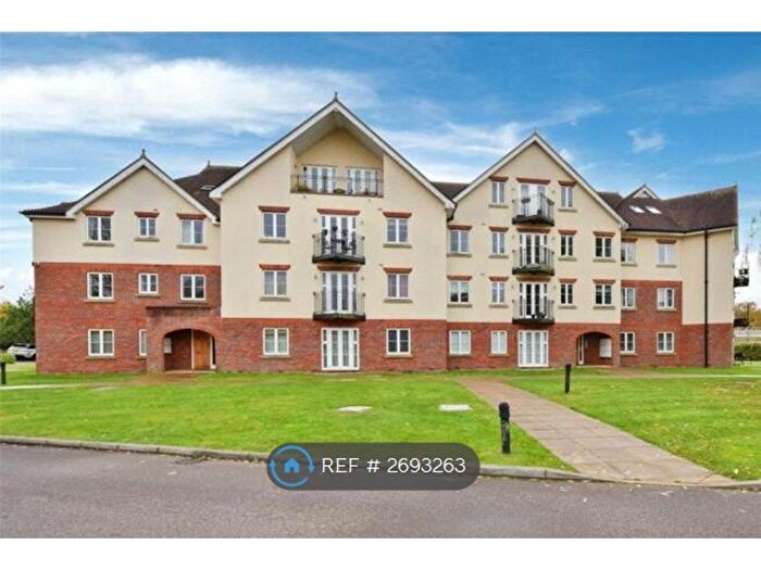 2 Bedroom Flat To Rent In Datchet Road, Slough, SL3