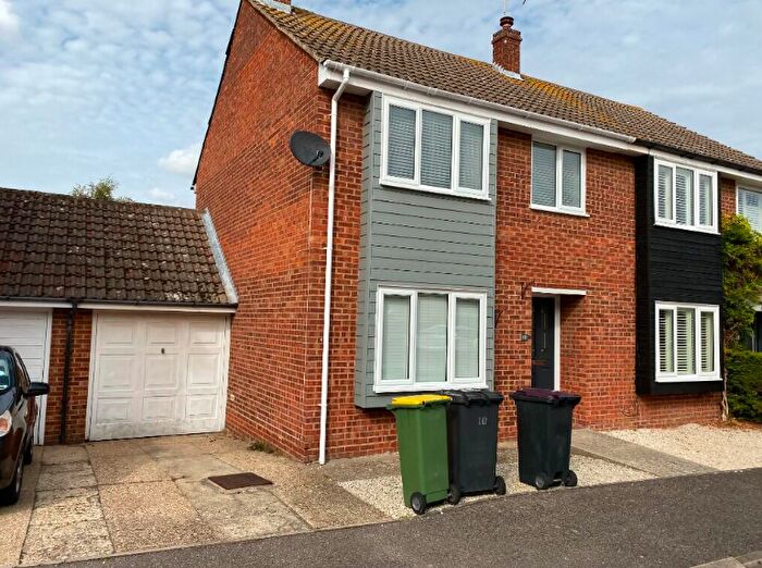 3 Bedroom Semi-Detached House To Rent In Belvedere Avenue, Hockley, Essex, SS5