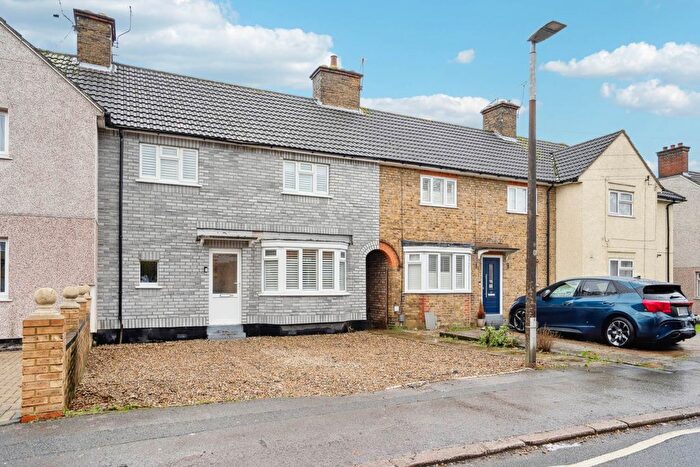 3 Bedroom Terraced House For Sale In Middle Way, Watford, WD24