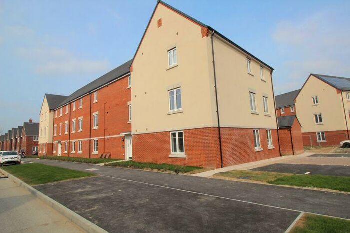 2 Bedroom Flat To Rent In Killick Close, Forge Wood, RH10