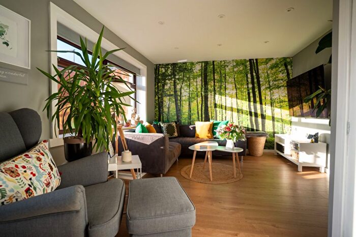 3 Bedroom Terraced House For Sale In Beath View, Dunfermline, KY11