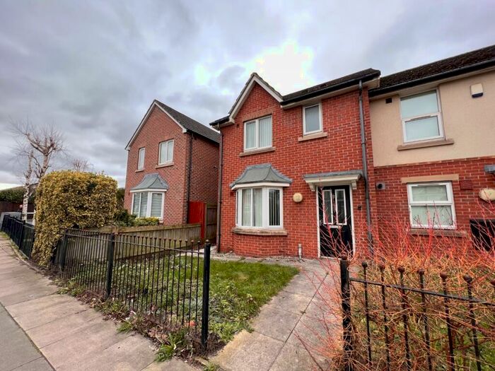 3 Bedroom End Of Terrace House To Rent In Hawthorne Road, Bootle, Merseyside, L20