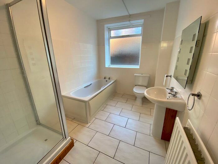 2 Bedroom Apartment To Rent In Bath Terrace, Tynemouth, NE30