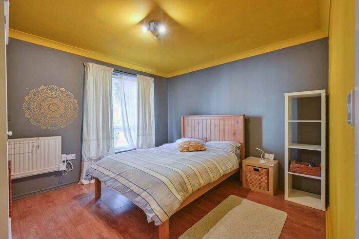 2 Bedroom Flat To Rent In Ramsey Walk, Islington, London, N1