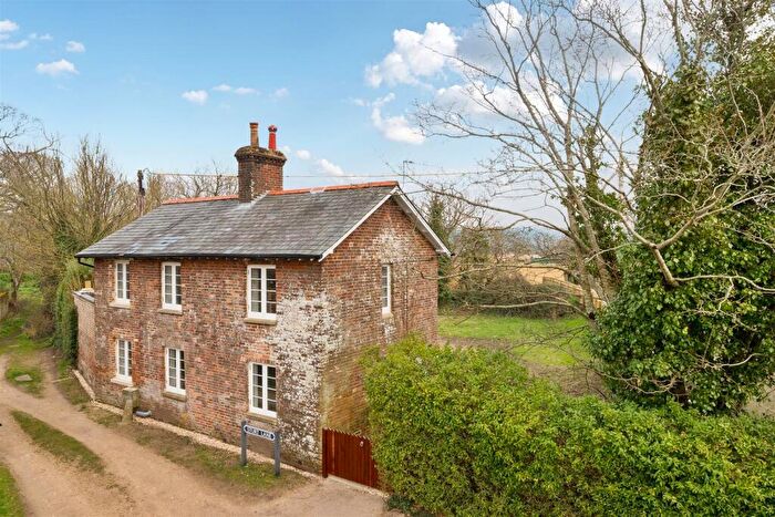 3 Bedroom Detached House To Rent In Holdenhurst Village, Bournemouth, BH8