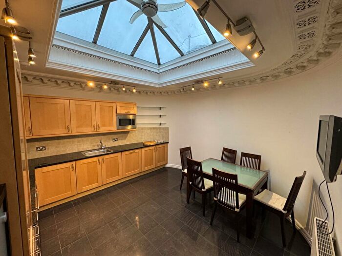 3 Bedroom Flat To Rent In Clarendon House, Nottingham, NG1