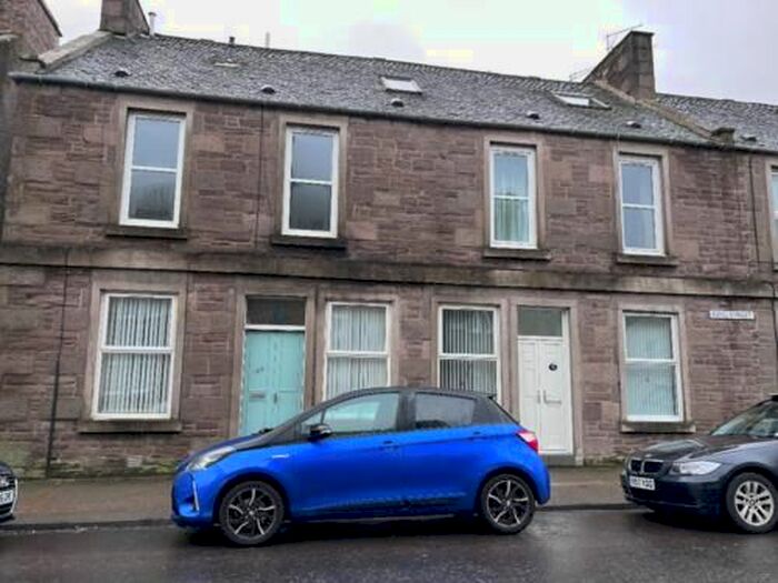 2 Bedroom Flat To Rent In King Street, Dundee, DD5