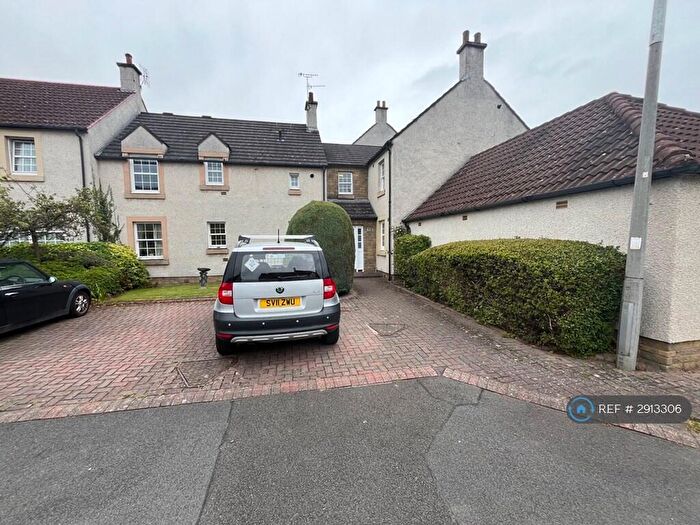 2 Bedroom Flat To Rent In Hillpark Court, Edinburgh, EH4