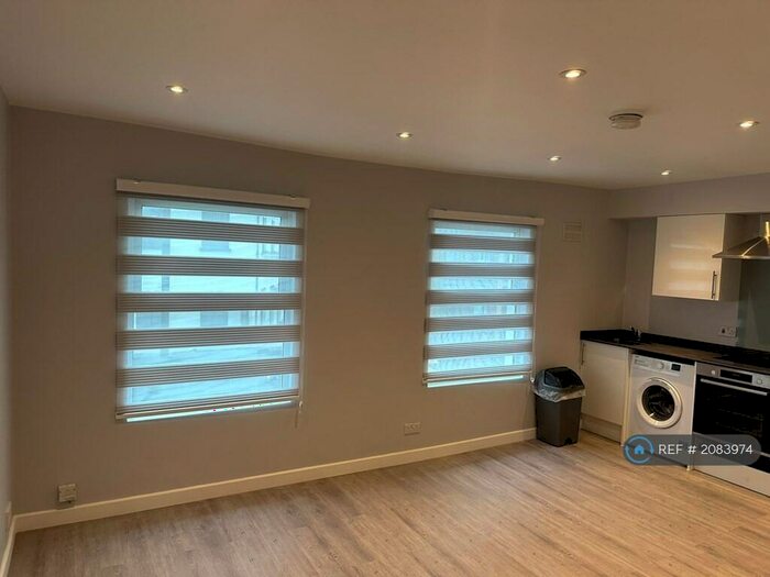 Studio To Rent In Brockley Road, London, SE4