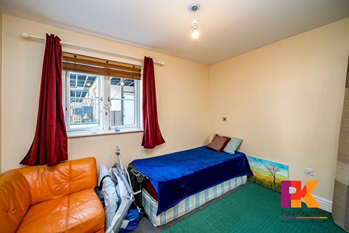 2 Bedroom Flat To Rent In Aspen Court, High Wycombe, HP13