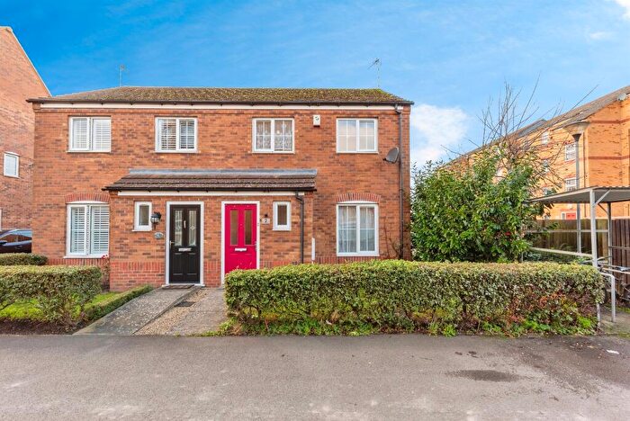 3 Bedroom Semi Detached House For Sale In Elvaston Court, Grantham, NG31