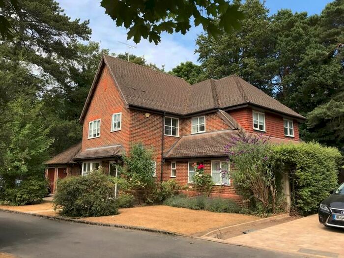 4 Bedroom Detached House To Rent In The Close, St Pauls Road, Woking, Surrey, GU22
