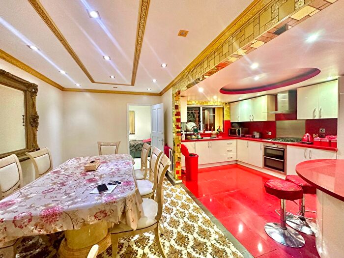 5 Bedroom Flat To Rent In Brook Walk, London, N2