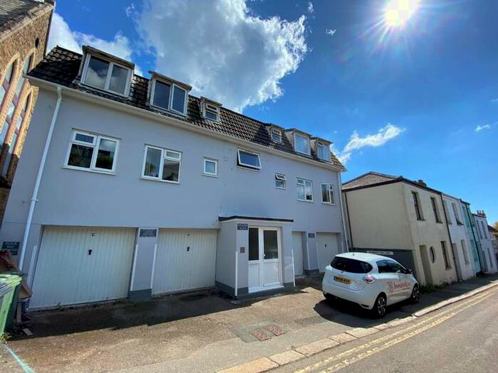 1 Bedroom Flat To Rent In Gyllyng Street Flats, Gyllyng Street, Falmouth, TR11