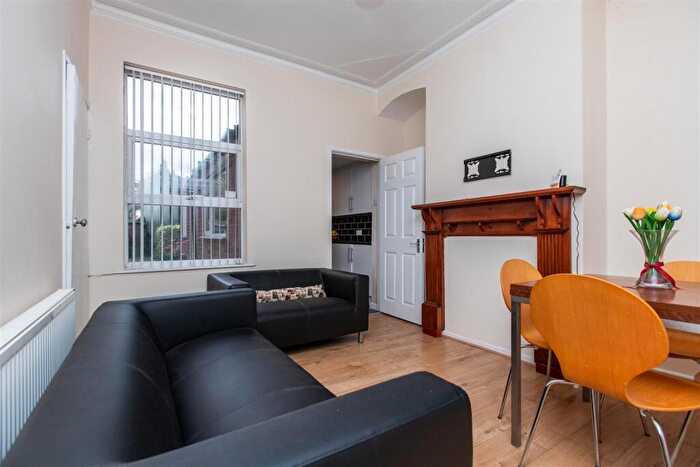5 Bedroom House To Rent In Pershore Road, Selly Park, Birmingham, West Midlands, B29